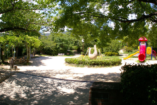 659-0013-7 岩園公園