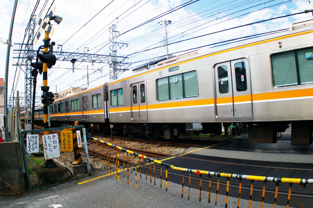 659-0022　阪神打出駅踏切り